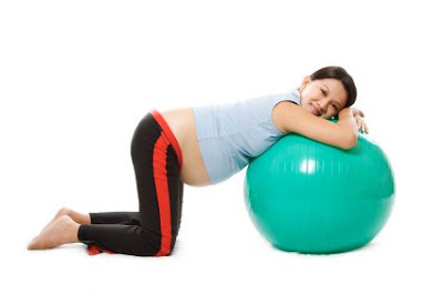 woman pregnancy exercise for helping gave birthing