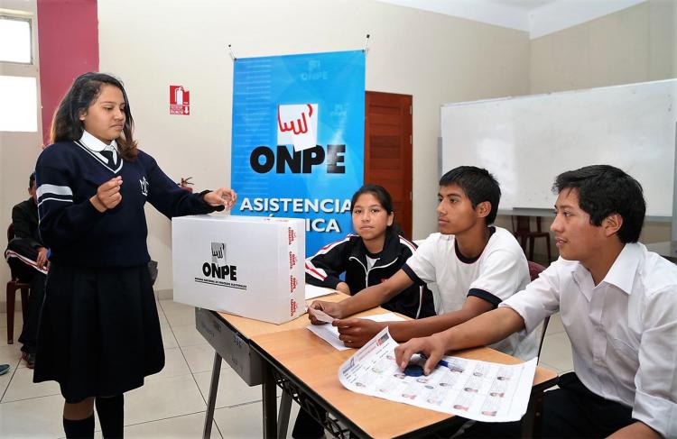 Escolares del colegio Juana Alarco de Dammert elegirán a sus autoridades con voto electrónico, este miércoles 30 de noviembre