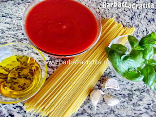 Spaghete cu sos de rosii - toate ingredientele necesare retetei