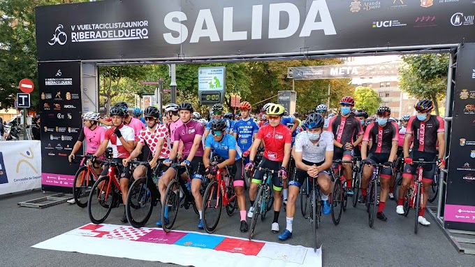 Todo preparado para que empiece a rodar el pelotón de la VI Vuelta Ciclista Júnior a la Ribera del Duero