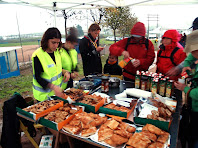 Agafant forces abans de l'inici de la caminada