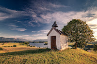 Tiny Church - Photo by Mario Dobelmann on Unsplash