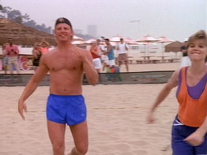 Auscaps Ian Ziering Shirtless In Beverly Hills 90210 3 04 Sex Lies And Volleyball Photo Fini