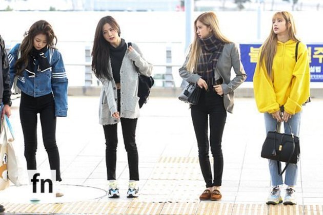 7 Potret Saat BLACKPINK Berangkat Ke Indonesia, Cantik & Fashionable Abis