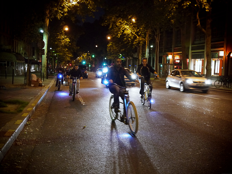 custombrigade night cruise beachcruiser kustombike kustom bicycle Paris chopaderos depravheads vélo américain chopper hickone