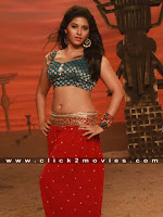 Anjali and Varalaxmi Hot Stills from Vishal Madha Gaja Raja Movie
