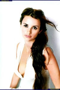 penelope cruz breast exposed