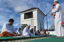 Abdul Gani Kasuba Laksanakan Shalat Idul Fitri 1441 H di Kediaman di Ex-Crisant Ternate