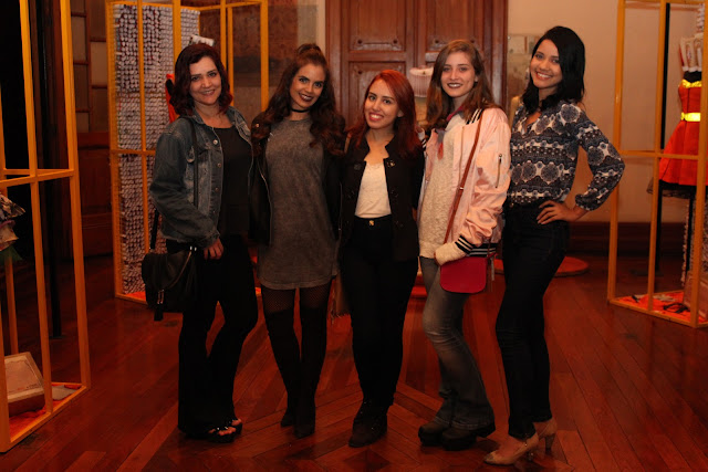 Andréia Camargos, Paola Machado,  Nayara Carneiro, Aninha Carvalho e Naiara Santos 