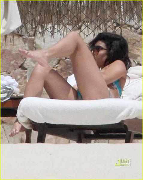 vanessa hudgens hot sexy bikini pics tiny bikini the beach los cabos 30 april 2011