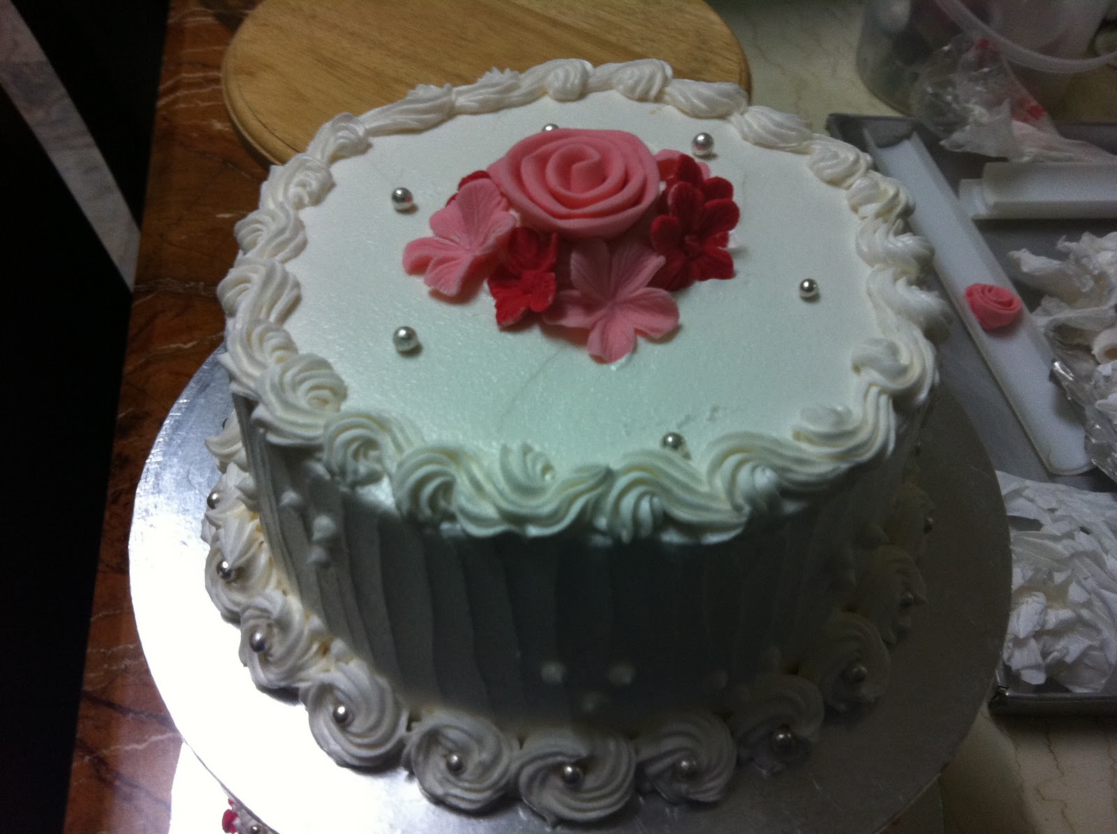 Simple 2 tiers wedding cake .