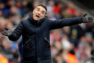 HLV Carlos Carvalhal sẽ rời Swansea