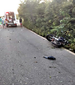 Ambulância do SAMU colide com moto e deixa um morto em Buriti dos Lopes