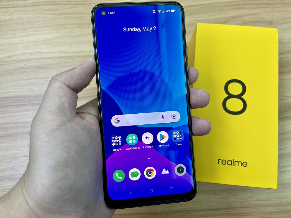 realme 8 - Front