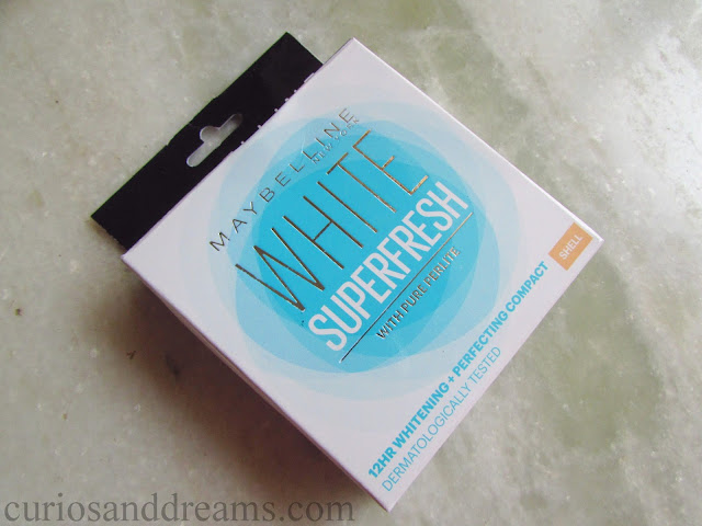 Maybelline White Superfresh Compact review, Maybelline White Superfresh Compact swatches