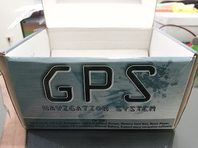 Tampilan Sisi Depan Terbuka Kotak Kemasan GPS Superspring SF410Tampilan Sisi Depan Terbuka Kotak Kemasan GPS Super Spring SF410