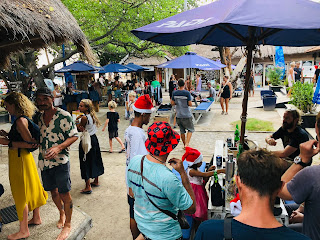 X-mas market at PADI IDC Dive resort Oceans 5 Gili Air