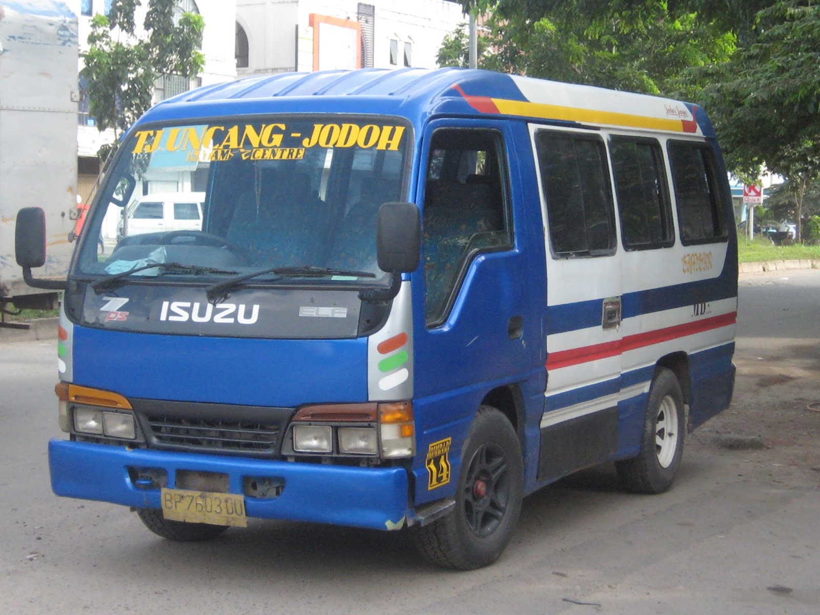 Modifikasi Mobil Angkot Padang Dengan Airbrush Paling Keren 2017