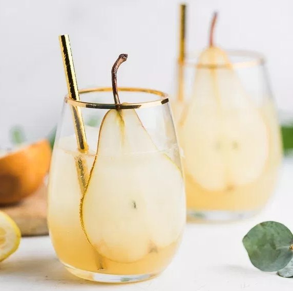 PEAR & GINGER SPARKLERS #drinks #coktails