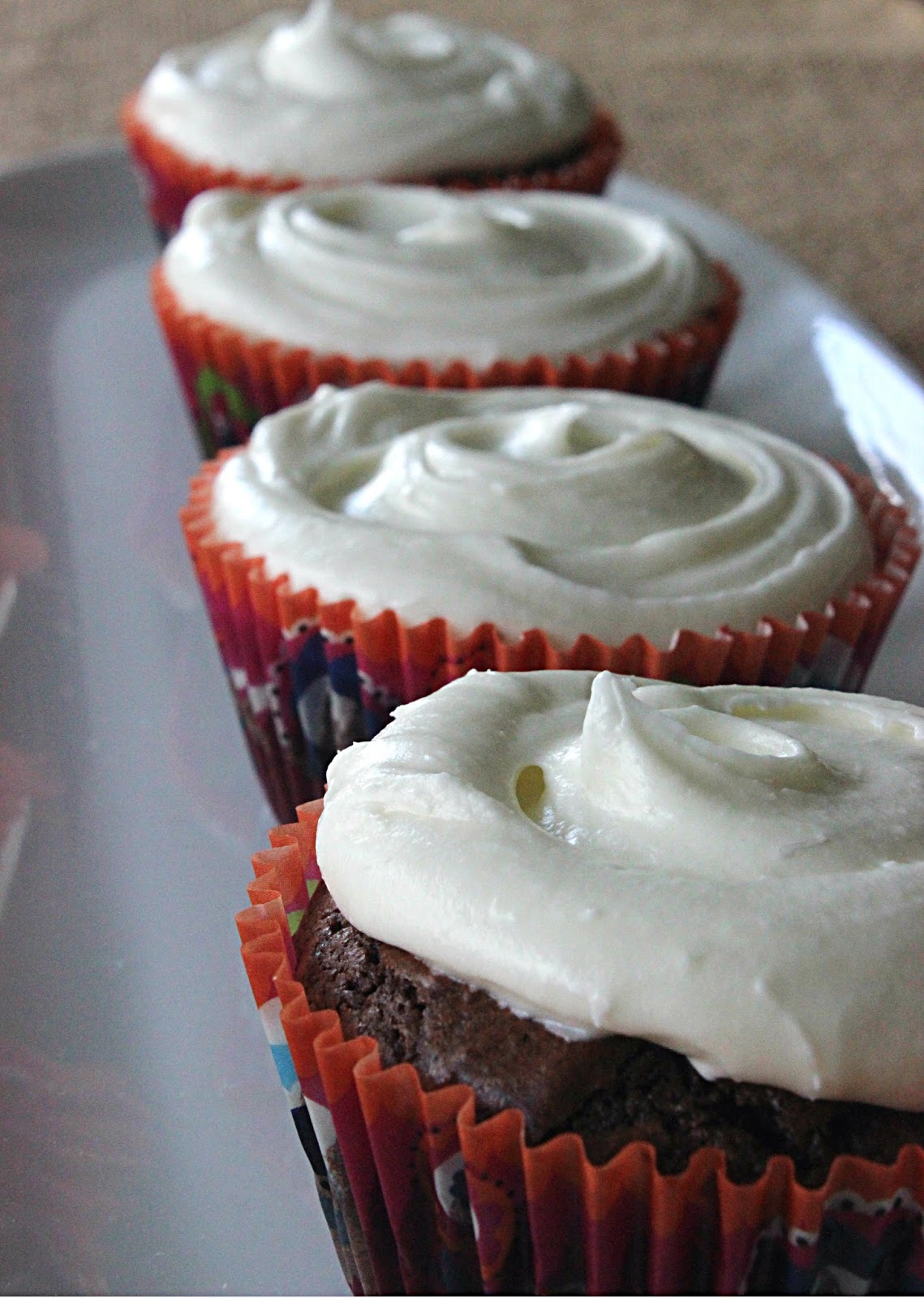 chocolate cupcakes white frosting The batter is super easy since you can just use a boxed brownie mix. I 