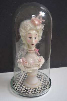 petit buste marquise en cernit dolls et porcelaine froide , cheveux fibres mohair