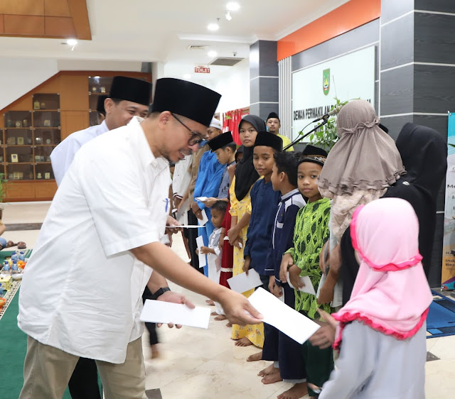 Gelar Buka Puasa Bersama, DPRD Kota Batam Santuni Puluhan Anak Yatim dan Dhuafa