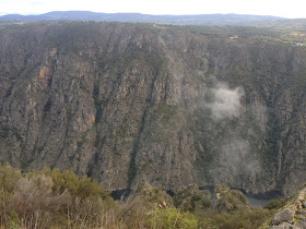 By E.V.Pita / Canyons of River Sil / Fall 2012 / Cañones del río Sil