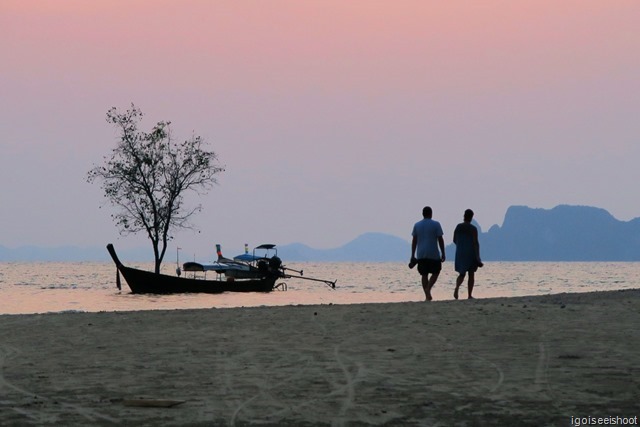 How to spend your evenings at Klong Muang Beach. Enjoy a romantic stroll on the beach at twilight.