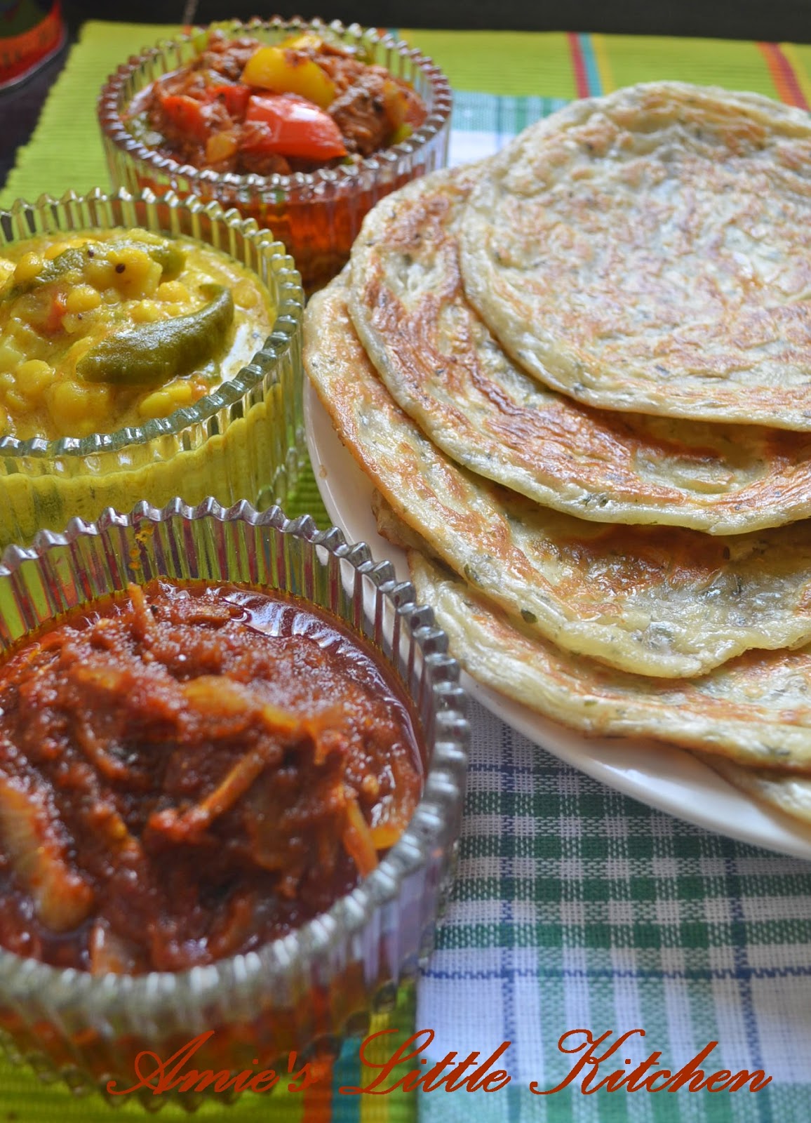 AMIE'S LITTLE KITCHEN: Roti Paratha / Pratha & Kari Parpu 