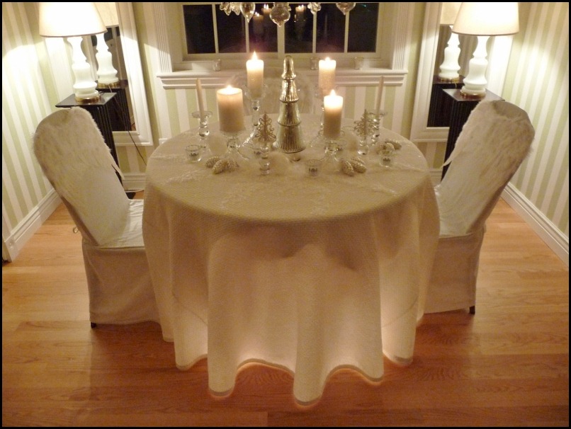 Christmas dining room 2011 angel wings 003 (800x600)