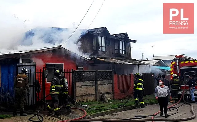 Osorno: incendio afecta dos viviendas en Rahue Alto