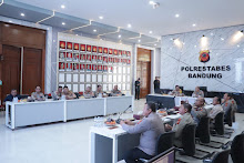 WAKAPOLDA JABAR HADIRI PERESMIAN GEDUNG KEMALA KANTOR PENGURUS PUSAT YAYASAN KEMALA BHAYANGKARI SECARA DARING MELALUI APLIKASI ZOOM MEETING