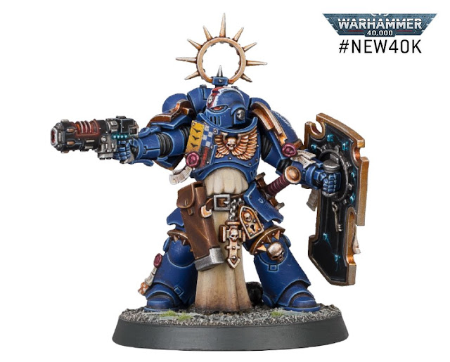 Teniente Primaris con pistola neo-volkite