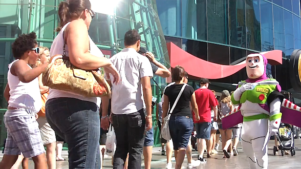 Spiderman, Bob esponja y Buzz Lightyear juntos en el Strip de Las Vegas