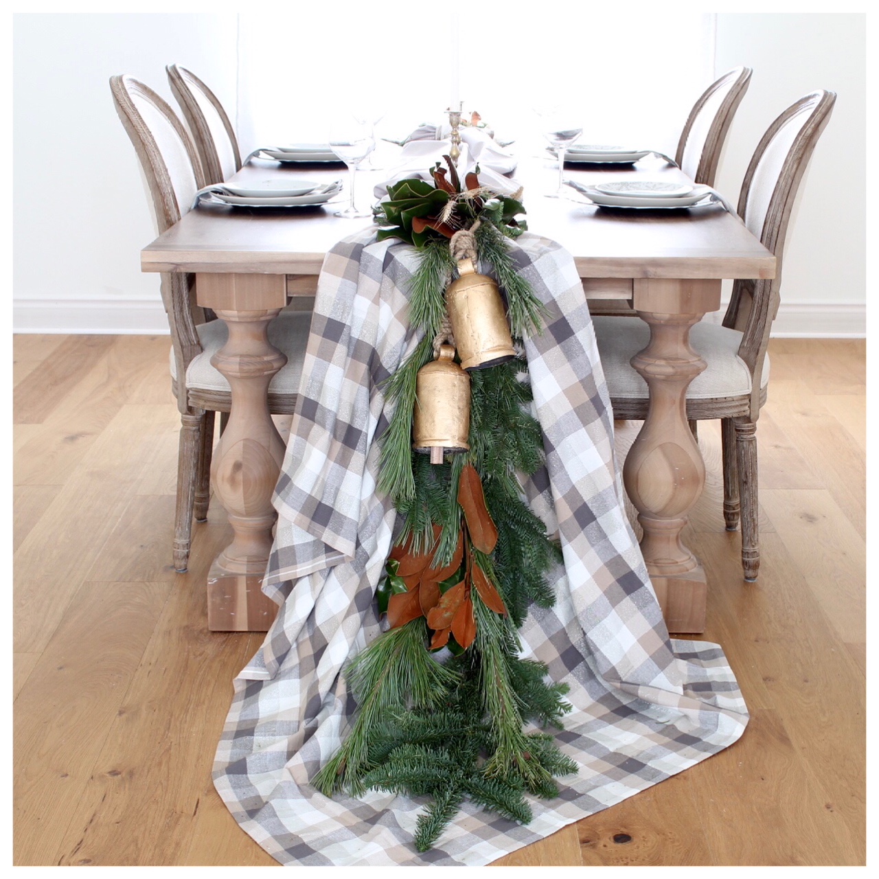 Modern Cozy Holiday Tablescape