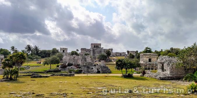 Tulum, ruínas de uma cidade maya à beira mar