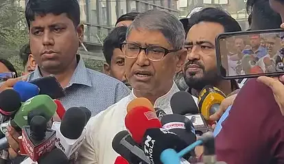 জীবন-মৃত্যুর সন্ধিক্ষণে খালেদা জিয়া: ভেন্টিলেশনে চলছে শেষ লড়াই, দেশজুড়ে তোলপাড় Khaleda Zia in 'critical' condition: Chinese doctors join, now only hope is in Allah