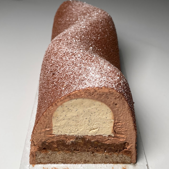 bûche chalet Etienne Leroy Noël Lenôtre namelaka mousse financier pécan croustillant pécan