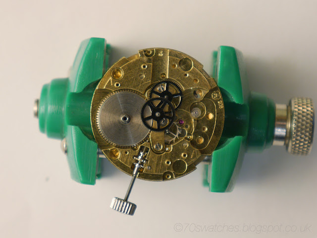 Servicing an Beautiful and Funky Retro 70s Everite With Amazing Green Dial - FHF 905 