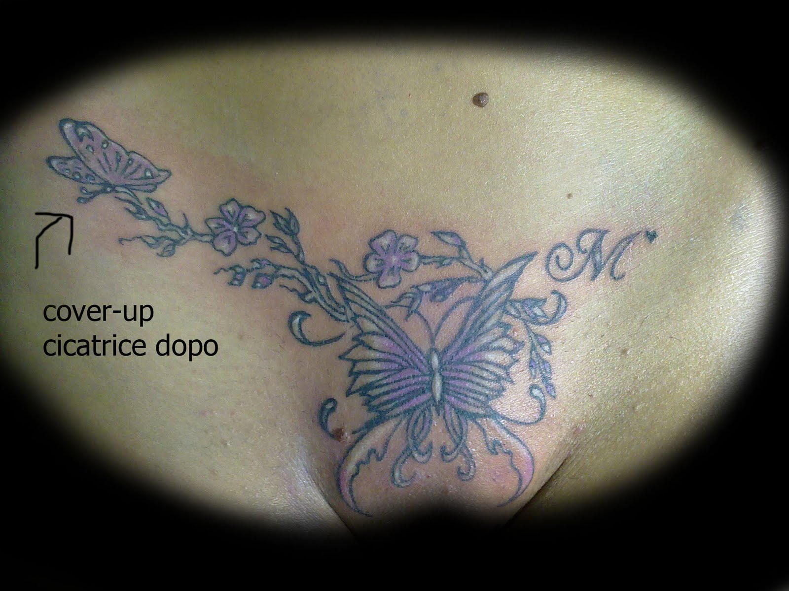 Un fiore di loto per un tatoo sensuale e d'impatto 
