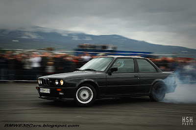 black E30 335