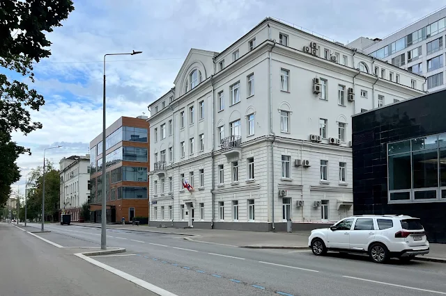 Малая Пироговская улица, офис компании Pioneer, культурный центр «Российско-немецкий дом»