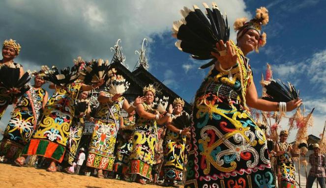  DAYAK  BORNEO SUKU DAYAK KENYAH 