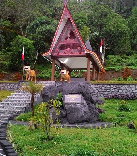 [http://FindWisata.blogspot.com] Guru Mangaloksa, Raja Batak Dari Tapanuli Utara