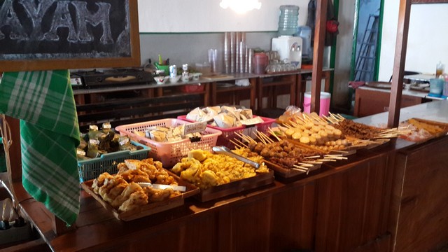 Angkringan Jogja, ya Kedai Angkringan Margo Mulyo