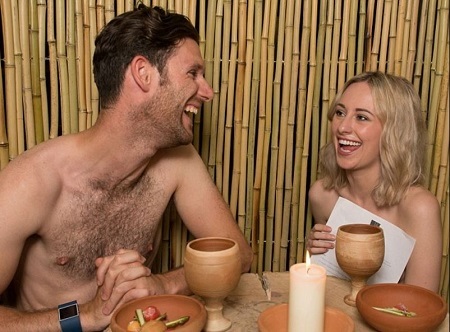 London Opens First N*ked Restaurant Where Staff Wear 'Nothing' (Photos)