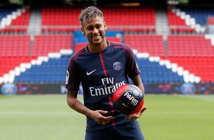 Transferência recorde de Neymar mostra como sistema está equivocado, diz FIFPro