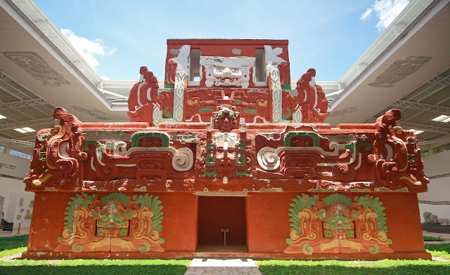 Реплика храма Розалилы в натуральную величину в музее Копан, Гондурас