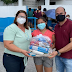 Sobrado/PB: prefeito Léo entrega kits-alimentação e atende quase 1400 famílias de alunos da rede municipal