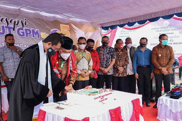 Murad Ismail, Tuasikal Abua dan Richard Louhenapessy Hadiri Peletakan Batu Penjuru Kampus UKIM di Suli